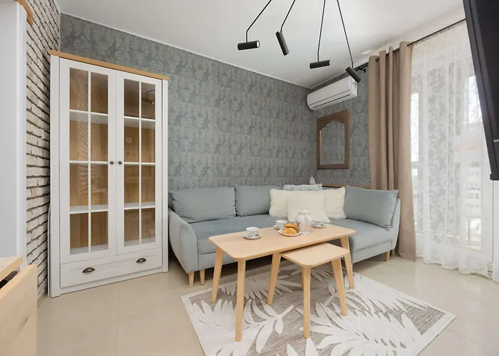 Lejlighed Spacious For 4 People With Air Conditioning By Renters Warszawa