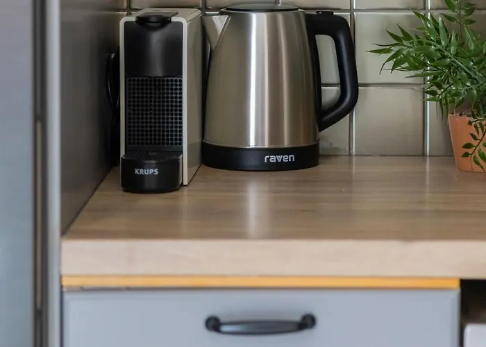 Spacious For 4 People With Air Conditioning By Renters Lejlighed Warszawa